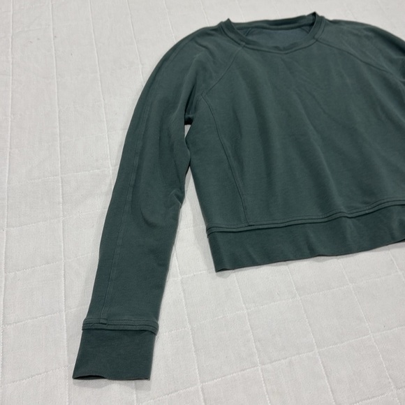 Lululemon Every Moment Crew - Picture 5 of 13